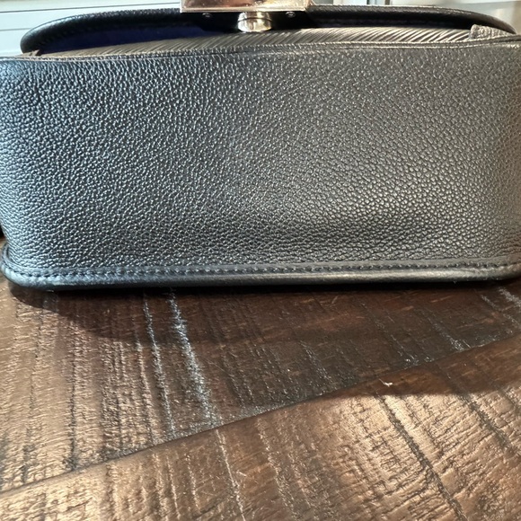 Louis Vuitton Buci Crossbody Black Epi Leather - EXCELLENT Condition - Picture 14 of 15